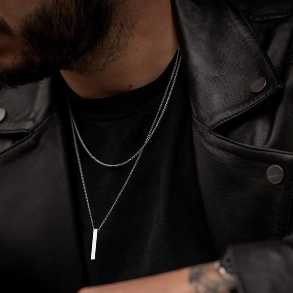 Collier Barre Verticale 3D - Style Contemporain