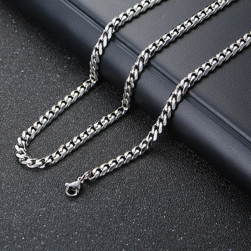 Collier Barre Verticale 3D - Style Contemporain